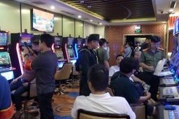 Cựu bí thư Thành ủy Hòa Bình và các con bạc đã đánh bạc hơn 2.600 tỉ đồng tại King Club