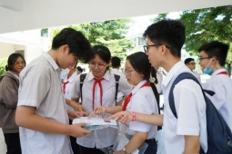 Đề thi toán vào lớp 10 bất ngờ không có câu Vi-et, thí sinh Đà Nẵng ngỡ ngàng