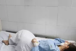 Vụ nhân viên y tế bị hành hung tại Khoa Cấp cứu: UBND tỉnh Nghệ An chỉ đạo  ' nóng ' 