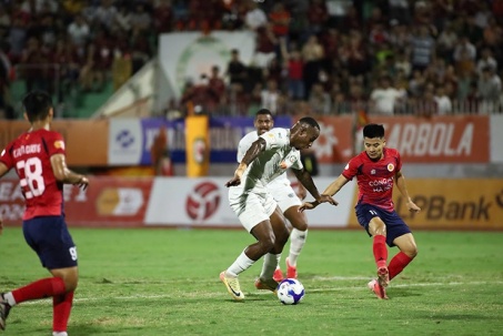 Video bóng đá Bình Định - Công an Hà Nội: "Cơn mưa" 6 bàn (V-League)