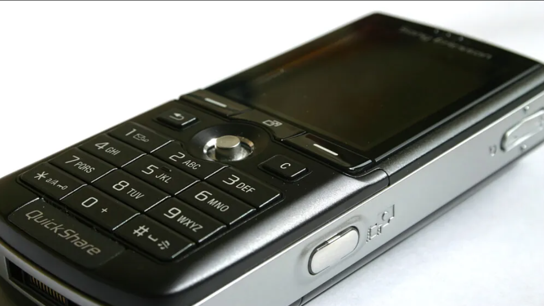 Sony Ericsson K750i (2005).