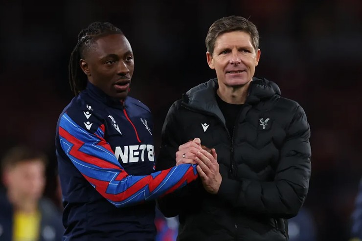 Tottenham, Bayern Munich, Manchester City và Liverpool bày tỏ sự quan tâm đến Eze