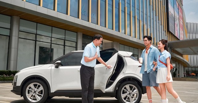 Vào mùa cao điểm vận doanh, tài xế đầu tư xe điện để tham gia taxi công nghệ