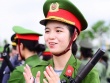 Nữ chiến sĩ Công an luyện tập dưới nắng hè, sẵn sàng cho lễ diễu binh A80