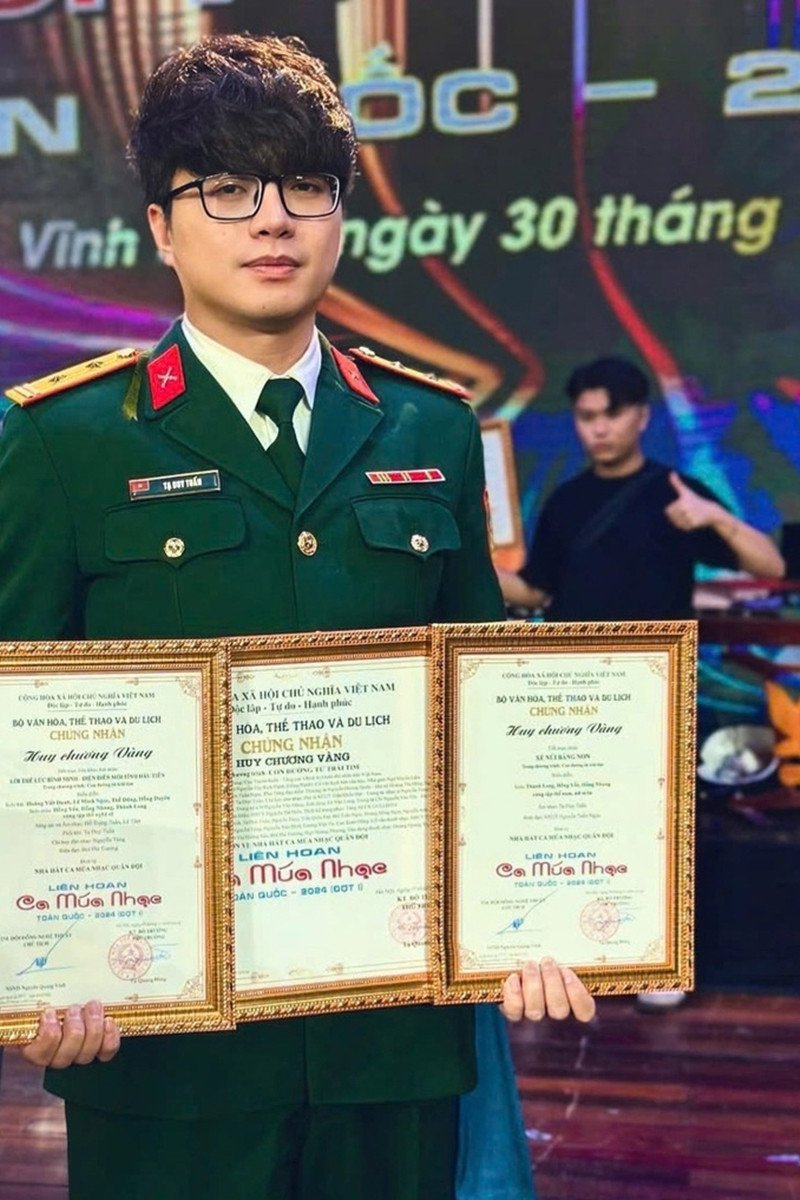 Nhạc sĩ quân đội đạt nhiều giải thưởng quốc gia về âm nhạc.