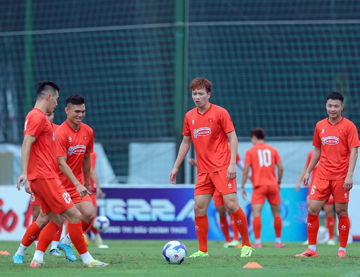 ĐT Việt Nam tập luyện chiều ngày 3/6 tại Hà Nội.