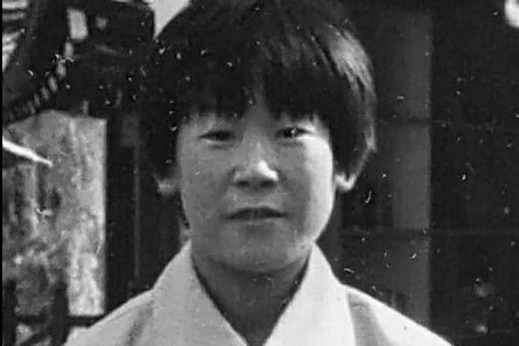 Hình ảnh ông Lee Jae-myung khi còn là thiếu niên làm việc ở nhà máy. Ảnh: KOREA TIMES