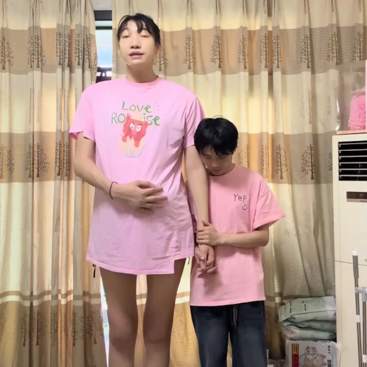 Dù gia đình phản đối, cặp đôi vẫn quyết định có con. Ảnh: SCMP.