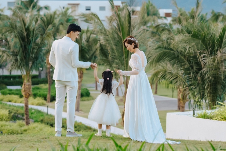 Cuộc sống bí ẩn của nam nghệ sĩ là đại gia ngầm: Lần duy nhất công khai vợ là đám cưới, có con gái 4 tuổi - 6