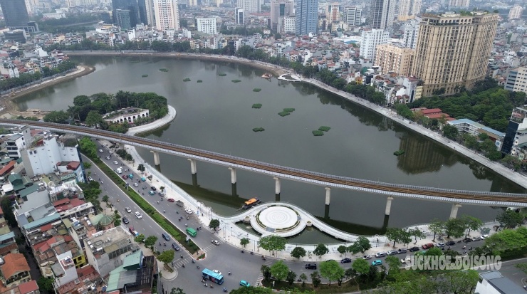 Với diện tích mặt nước 12,5ha, chiều dài kè hồ lên tới 1.900m, nơi đây hứa hẹn trở thành điểm nhấn cảnh quan và không gian sinh hoạt cộng đồng quan trọng của Thủ đô.