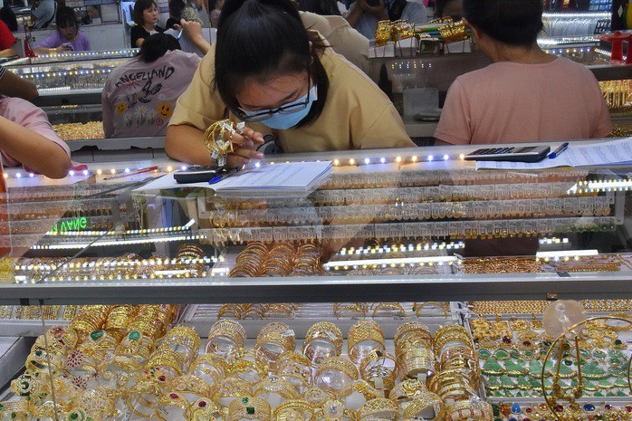 Giá vàng hôm nay giảm mạnh