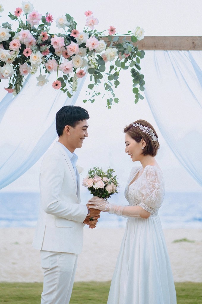 Khương Ngọc tổ chức lễ cưới riêng tư, chỉ vỏn vẹn 20 người tham dự.