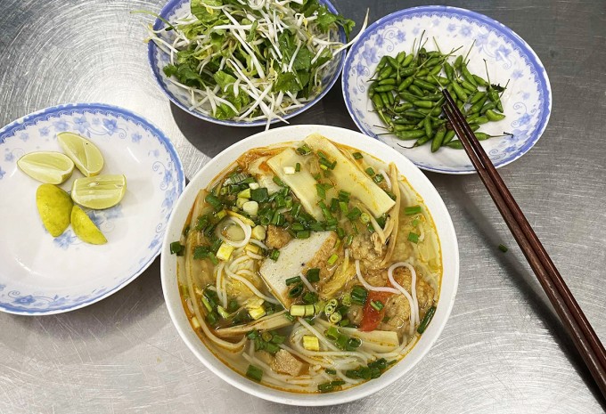 Bún chả cá Hờn. Ảnh: Linh Hương