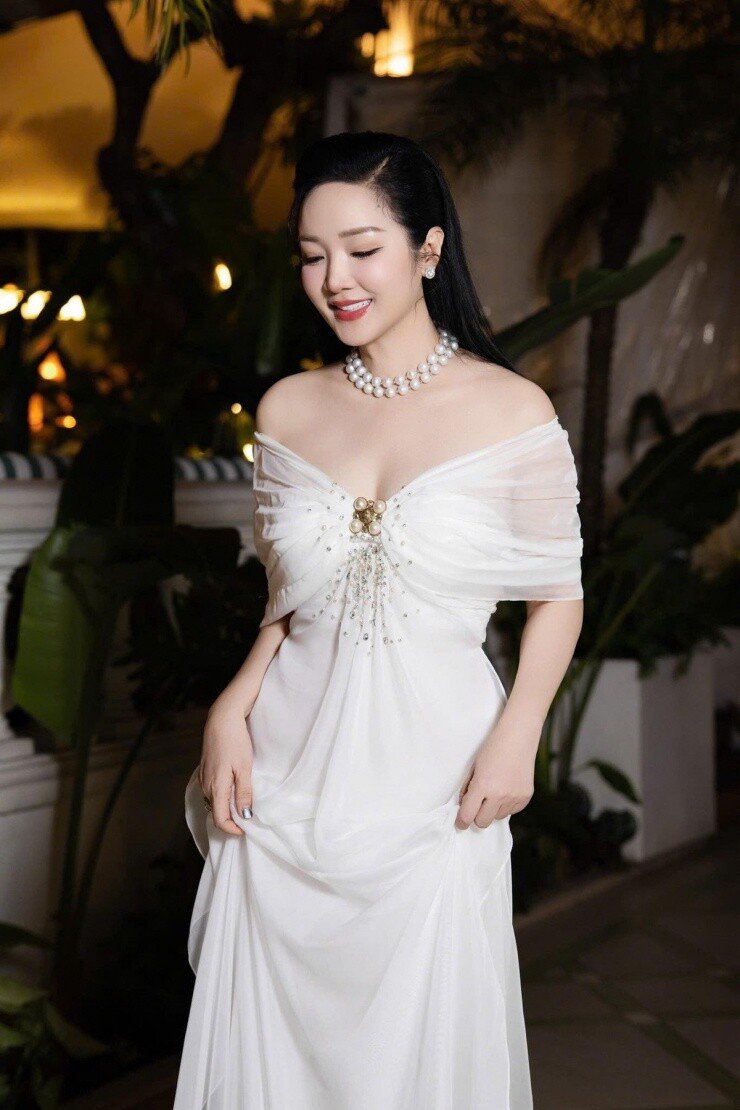 Gu thời trang của 3 biểu tượng nhan sắc "nghiêng nước nghiêng thành" showbiz Việt: Ngoài 50 vẫn sang trọng, tỏa khí chất ngời ngời - 7
