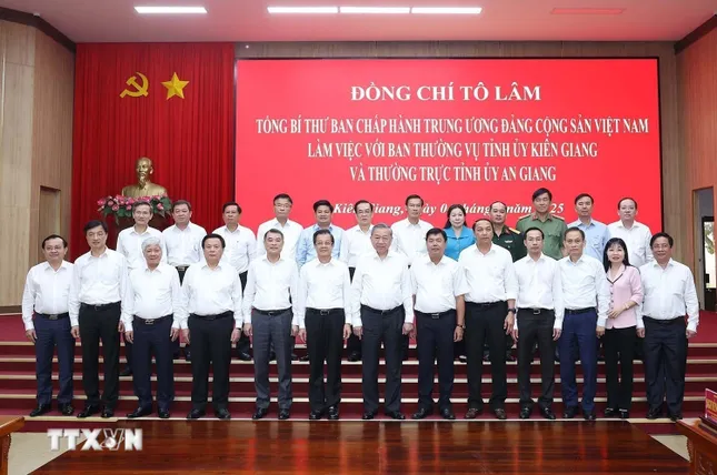Tổng Bí thư Tô Lâm và các đại biểu. (Ảnh: Thống Nhất/TTXVN)