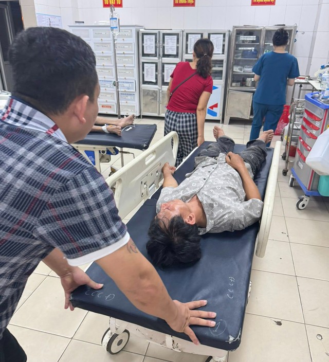 Anh H. nhập viện trong tình trạng đau và choáng.