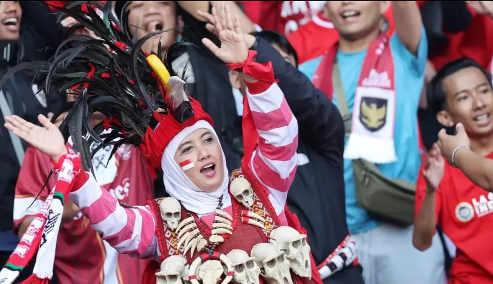 Trận Indonesia - Trung Quốc diễn ra ở "chảo lửa" Bung Karno với 85 ngàn chỗ ngồi. Ảnh: Bola