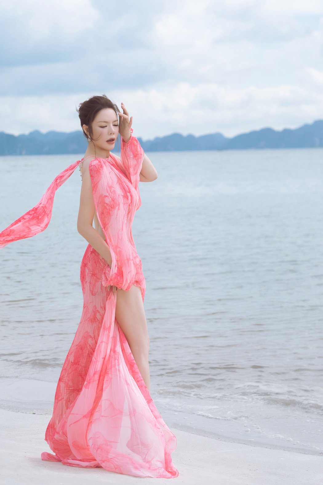 Lý Nhã Kỳ khoe đường cong nghẹt thở - 9