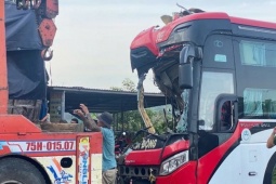 Cập nhật vụ va chạm giữa ô tô khách và xe tải: 27 người nhập viện