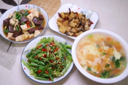 Thực đơn 4 món đơn giản, hấp dẫn cho gia đình đông người