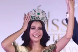 Tân Miss Grand International 2024 khóc nức nở, sẵn sàng bán hàng livestream