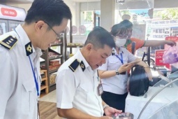 Bình Dương kiểm tra đột xuất các cửa hàng của Công ty C.P. Việt Nam