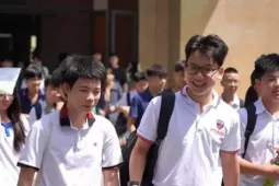 Đề thi tuyển sinh lớp 10 chuyên: Khó đến  ' sốc nhiệt ' 