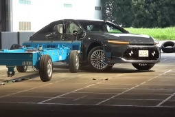 Toyota Crown được vinh danh là dòng xe an toàn nhất Nhật Bản