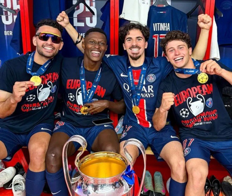 Vitinha, Neves và&nbsp;Mendes vừa tỏa sáng giúp PSG vô địch Cúp C1