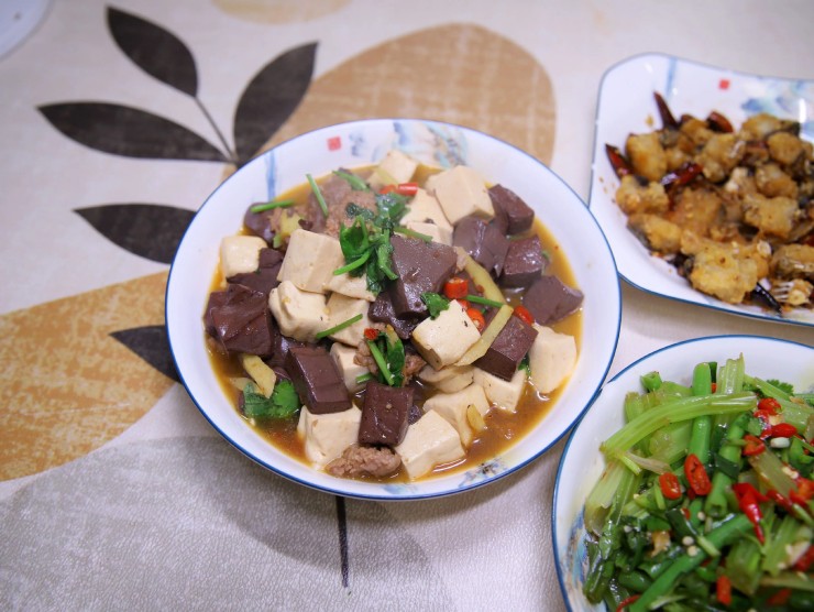Thực đơn 4 món đơn giản, hấp dẫn cho gia đình đông người - 2
