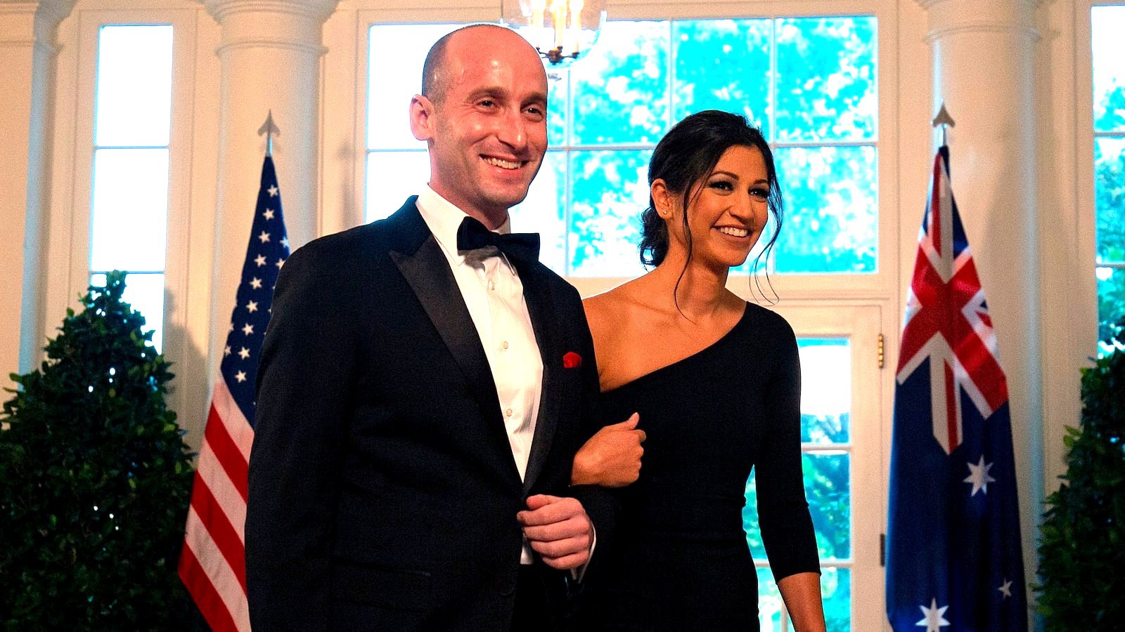 Bà Katie sánh bước cùng ông Stephen. Ảnh: Getty