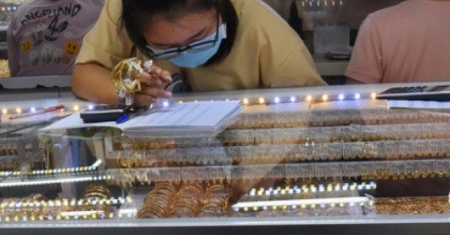 Giá vàng hôm nay, 4-6: Lao dốc khi chứng khoán ...
