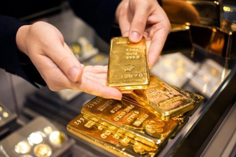 Giá vàng thế giới tăng mạnh trong khi trong nước đứng yên