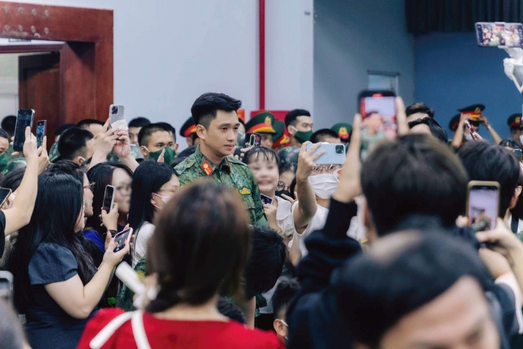 Xin hãy để Hiệp được làm một người lính, không phải một ngôi sao - 4