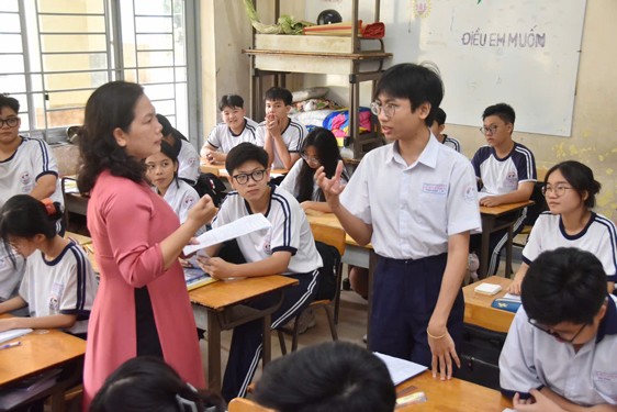 Học sinh Trường THCS Lê Quý Đôn (quận 11, TP HCM) tích cực ôn tập cho kỳ thi tuyển vào lớp 10 Ảnh: TẤN THẠNH