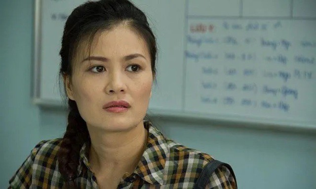 Ngoài "Cảnh sát hình sự", Hoa Thúy cũng góp mặt ở nhiều bộ phim nổi tiếng khác như: “Chuyện của Pao”, “Bi đừng sợ”, “Làng cát”, “Đồng Nọc Nạn”, “Xin hãy tin em” … Trên sân khấu, Hoa Thúy cũng khẳng định mình với Huy chương vàng trong “Ngoại phạm”.