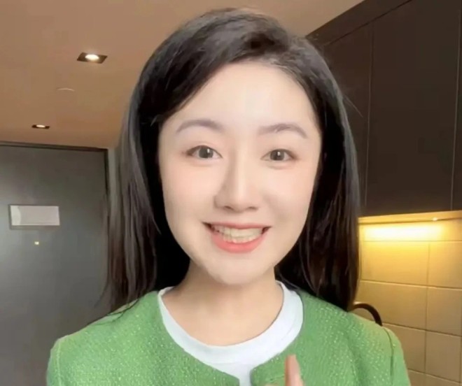 Cao Quân Vũ bị mắng vì lợi dụng bệnh tật để kiếm lợi từ fan, bị "cấm chat".