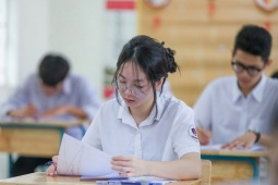 Sáng nay, gần 103.000 thí sinh Hà Nội dự thi vào lớp 10