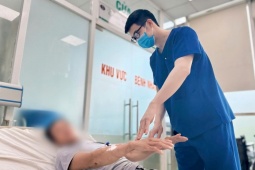Làm việc ngoài trời nắng 42 độ, người đàn ông nguy kịch