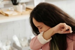 Trót  tình một đêm  với anh hàng xóm, vợ bị trừng phạt theo cách khó tin