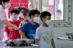 Hà Nội chi hơn 3.000 tỉ đồng hỗ trợ bữa trưa cho 768.000 học sinh tiểu học