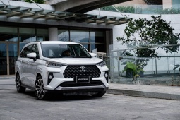 Giá xe Toyota Veloz Cross tháng 6/2025, giảm 100% lệ phí trước bạ