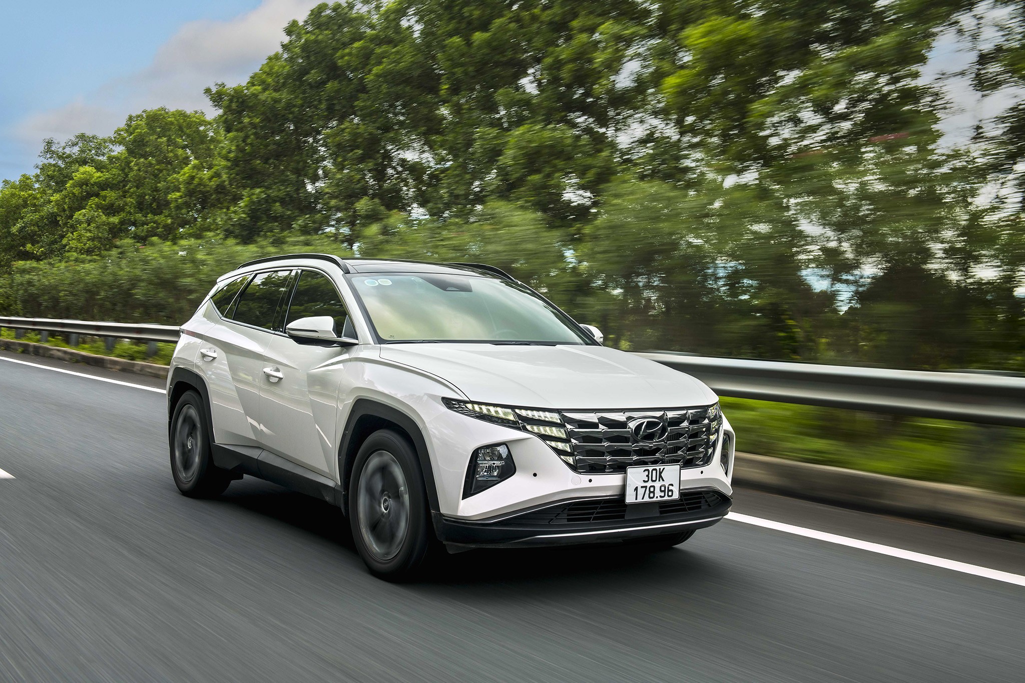 Hyundai Tucson được trang bị gói an toàn SmartSense