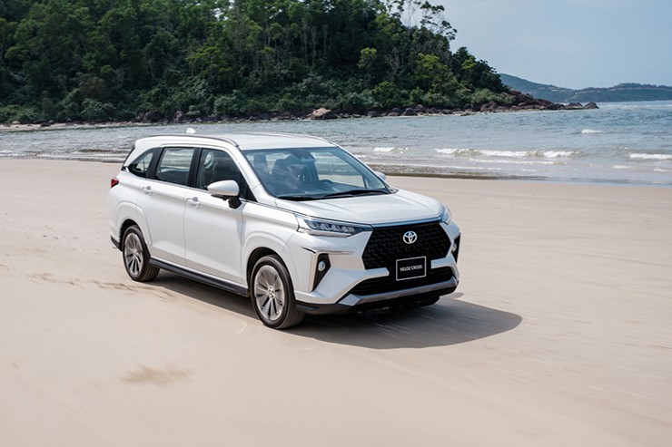 Giá xe Toyota Veloz Cross tháng 6/2025, giảm 100% lệ phí trước bạ - 18