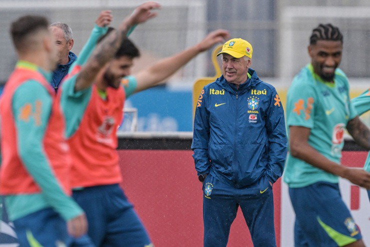 HLV&nbsp;Ancelotti chuẩn bị có trận&nbsp;ra mắt&nbsp;Brazil trong bối cảnh đầy áp lực