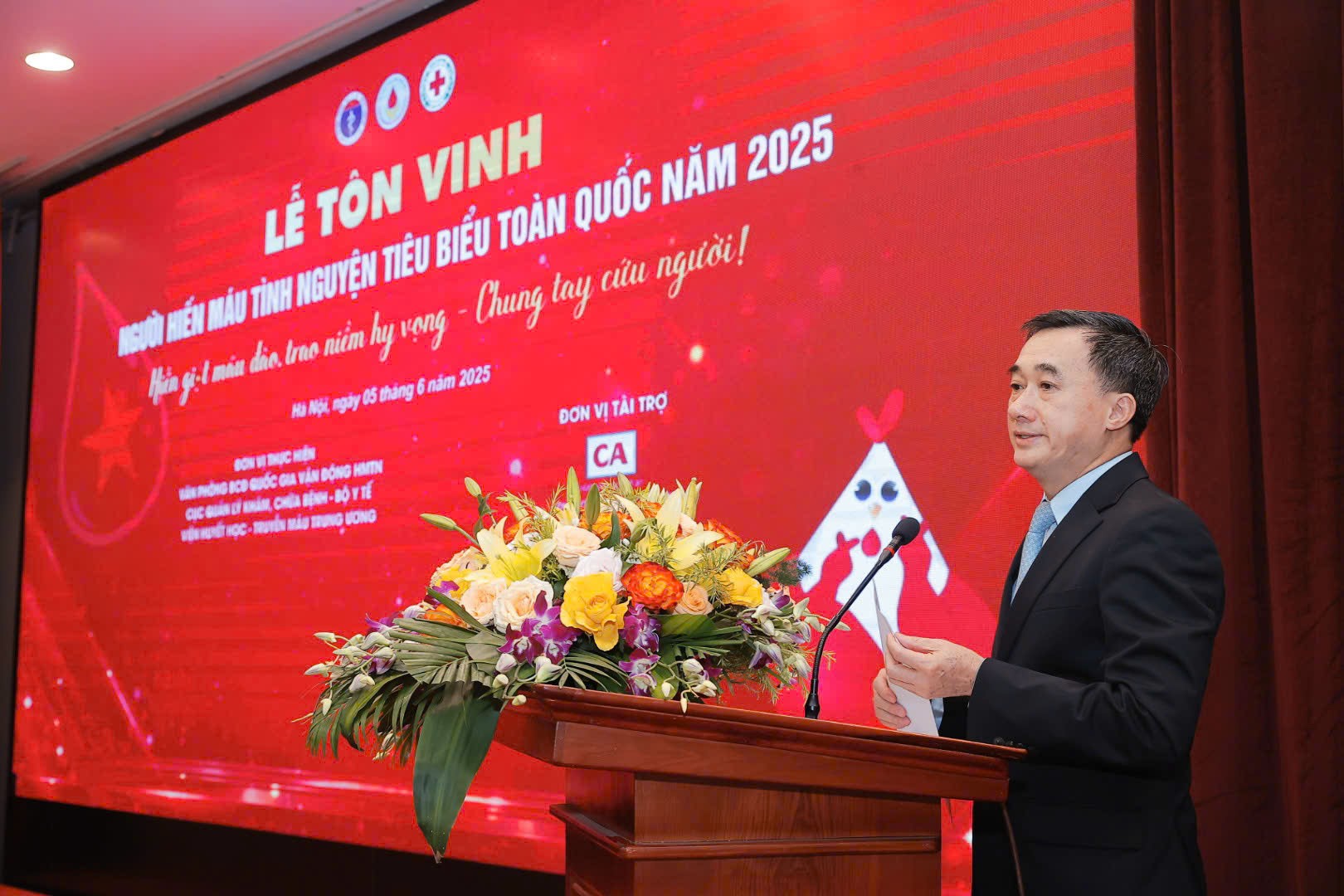 Nỗi bất lực, tuyệt vọng khi “hết máu” giữa ca cấp cứu… - 2