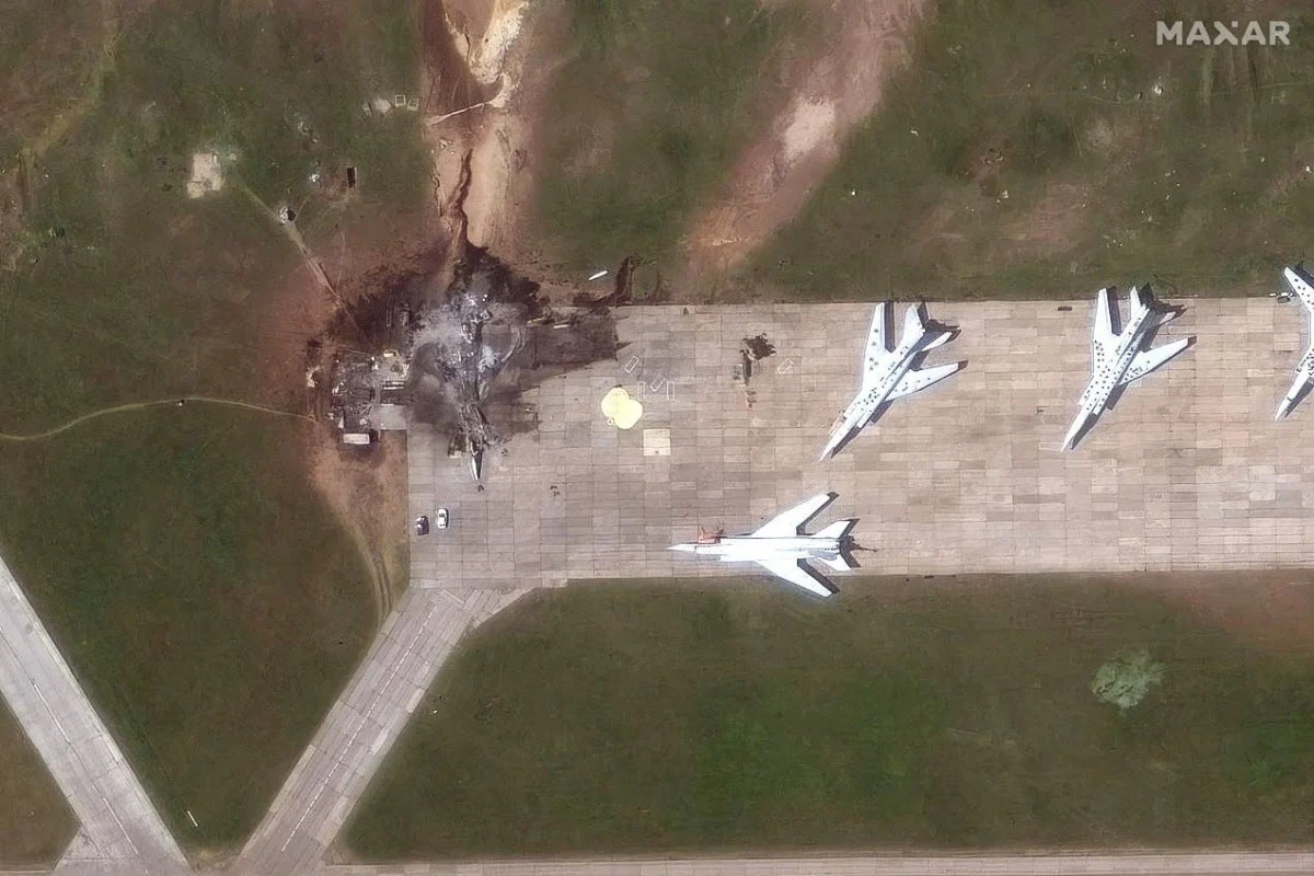 Ảnh vệ tinh tiết lộ thiệt hại ở căn cứ không quân Belaya, vùng Irkutsk, Nga (ảnh: Reuters)