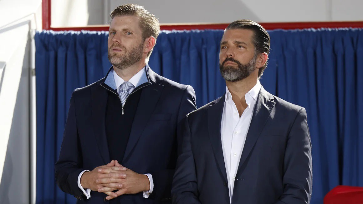 Eric Trump và Donald Trump Jr. cho biết họ không biết gì về ví tiền điện tử chính thức mang thương hiệu Trump được công bố hôm thứ Ba.&nbsp;