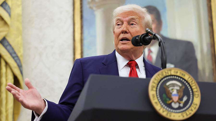  Ông Trump được cho là đề nghị phe Cộng hòa ở Thượng viện không đưa dự luật siết chặt trừng phạt Nga ra bỏ phiếu trong tuần này. Ảnh: Izvestia.