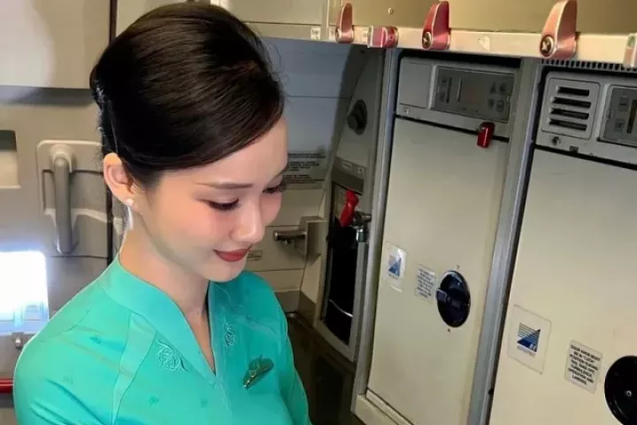 Nữ tiếp viên hút 7 triệu lượt xem chỉ với 1 khoảnh khắc
